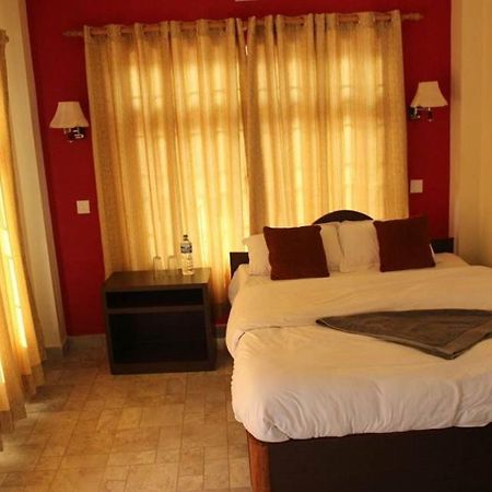 Mandala Guest House Саураха Екстериор снимка