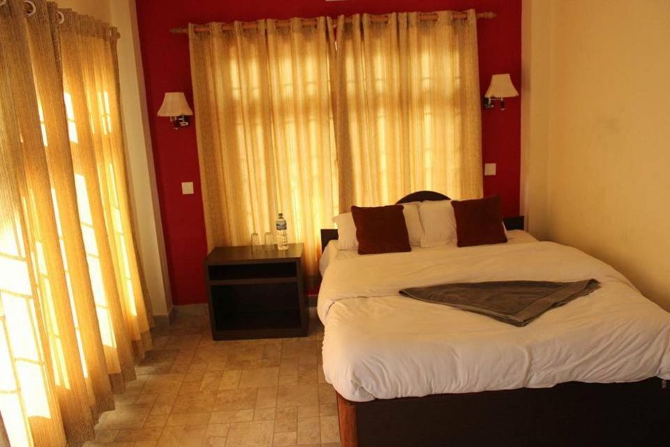Mandala Guest House Саураха Екстериор снимка
